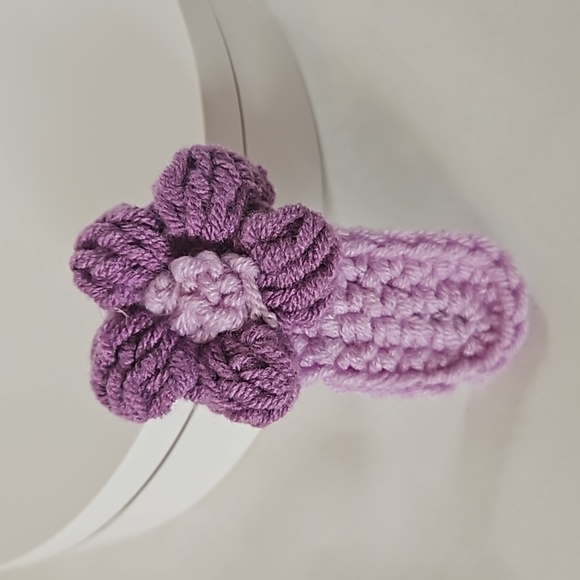 Hand Crafted Hand Knit Crochet Hair Clip Handmade Snap Clip Purple Floral Design - Picture 10 of 17